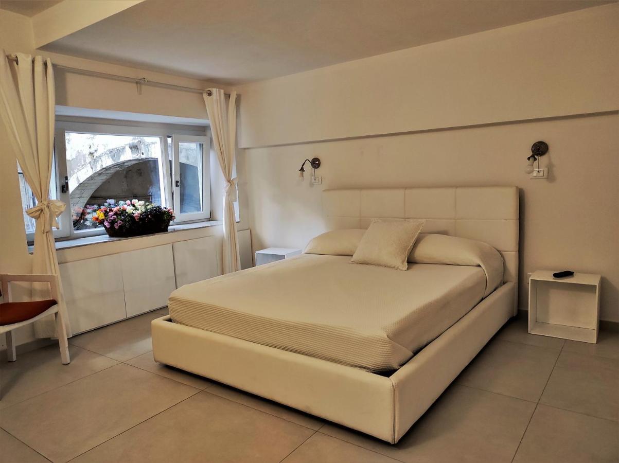 Ortigia Loft Apartment Syracuse Bagian luar foto